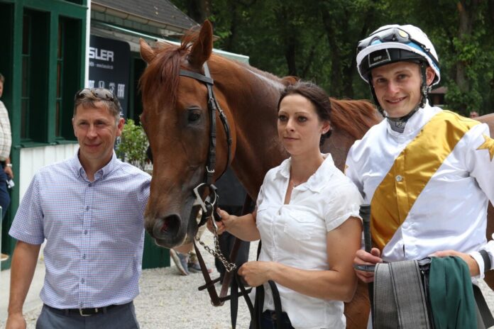 Elmos Fire siegt unter Senan MacRedmond