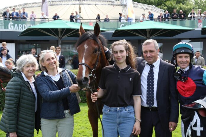 Self Solution siegt unter Adrie de Vries