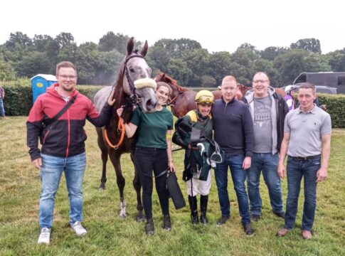 Emotion sichert sich den verdienten Sieg – Richter-Stute in Leipzig voraus Emotion