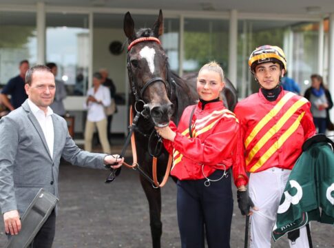 Zweiter in Hannover, dann Sieg auf der Heimatbahn - Piu Bella ohne Mühe Piu Bella und Team