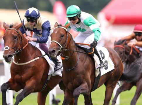 Nach Streichung: Noch Elf im Grossen Preis von Baden Hochkönig siegt unter Nina Baltromei im IDEE 156. Deutsches Derby