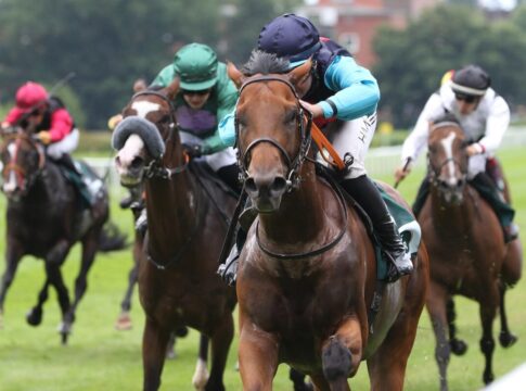 Nach Super-Leistung im Listenrennen: Espero für Vovcenko im Ausgleich I Espero siegt unter Lilli-Marie Engels