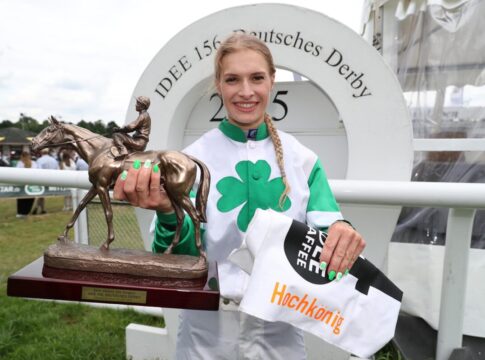 Hochkönig siegt unter Nina Baltromei im IDEE 156. Deutsches Derby, Gr.1