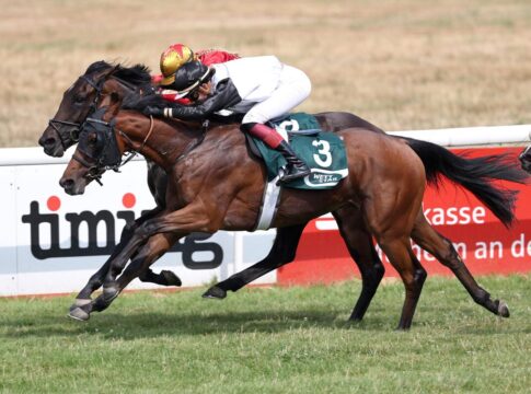 Dreijähriger Deep Love kämpft sich zum ersten Handicap-Sieg Deep Love siegt unter Michaela Malacova