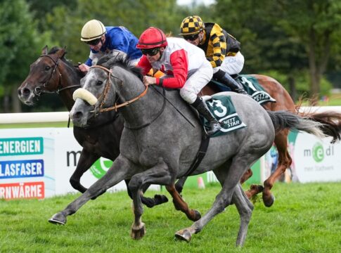 Debütant Carl August setzt den Schlusspunkt Carl August siegt unter Jozef Bojko