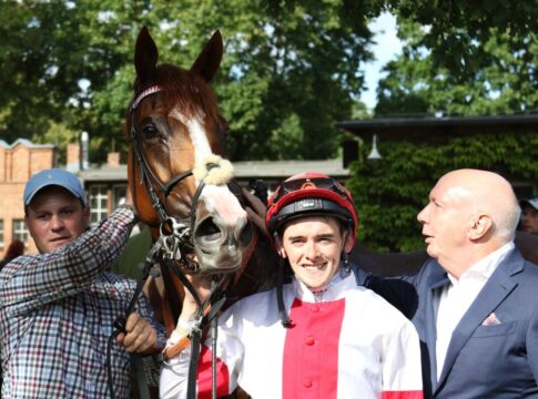 Nach Narrativo-Flop: Weiß und Ostermann gewinnen mit Laxxio Laxxio siegt unter Sean Byrne