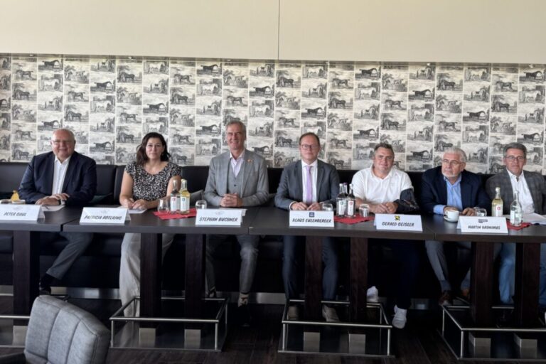 Rahmenprogramm und Rennbahnfrühstück während der Grossen Woche