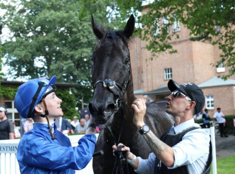 Rebel's Romance siegt unter Billy Loughnane im Westminster 135. Grosser Preis von Berlin