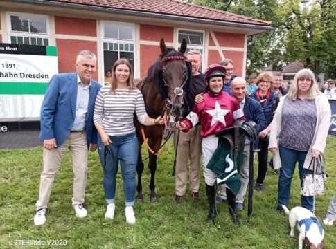 Sky Emperor führt Hoppegartener Dreierwette an Sky Emperor