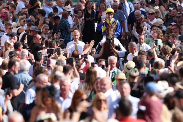 Goliath siegt unter Clement Lecoeuvre im Wettstar.de 155. Großer Preis von Baden Goliath siegt unter Clement Lecoeuvre im Wettstar.de 155. Großer Preis von Baden