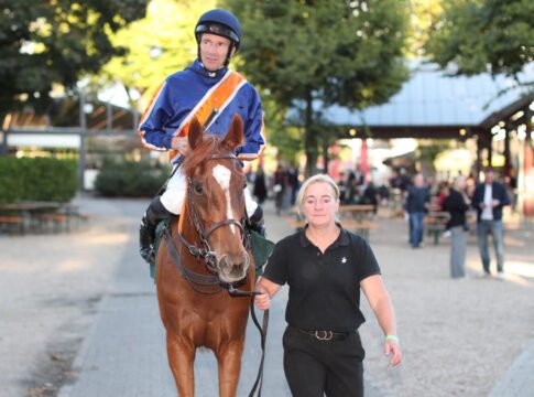 Zweiter Tagestreffer für de Vries – Recovery verlässt Maidenklasse Recovery siegt unter Adrie de Vries