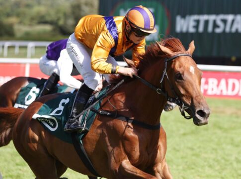 Mit Stall- und Reiterform: Pacato überrascht im Ausgleich III Pacato siegt unter Esentur T. Uulu