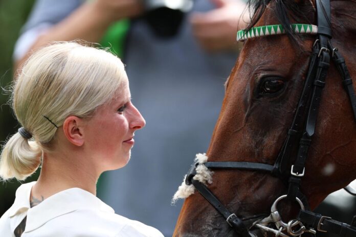 Sarah Steinberg mit Quest the Moon Sarah Steinberg mit Quest the Moon