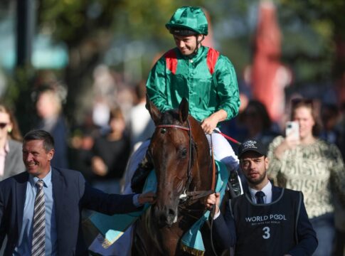 Sibayan siegt unter Mickael Barzalona im Mehl-Mülhens-Stiftung – 63. Preis von Europa, Gr.1