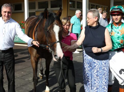 Dritter Baden-Treffer: Vovcenkos Asterix siegt auf "seiner" Bahn Asterix und Team
