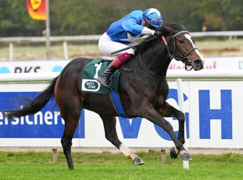 Nach sieben Plätzen bei neun Starts – Endlich Against All Odds Against All Odds siegt unter Michaela Malacova