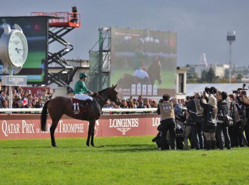 Daryz siegt unter Mickael Barzalona im Qatar Prix de l’Arc de Triomphe, Gr.1