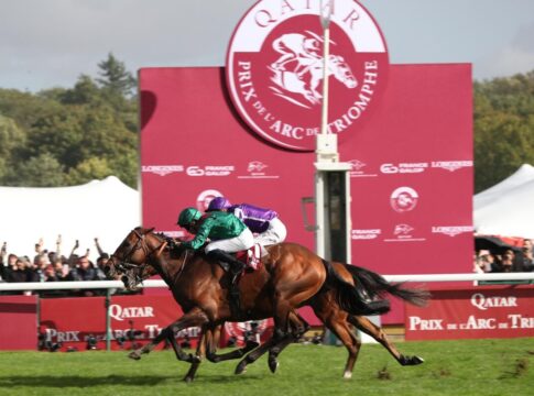Daryz siegt unter Mickael Barzalona im Qatar Prix de l’Arc de Triomphe, Gr.1