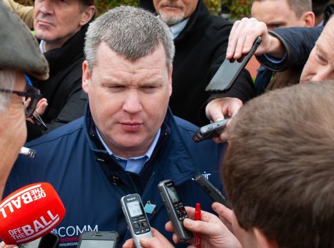 Punchestown: Teahupoo wiederholt Vorjahressieg im Champion Stayers' Hurdle Punchestown: Teahupoo wiederholt Vorjahressieg im Champion Stayers' Hurdle