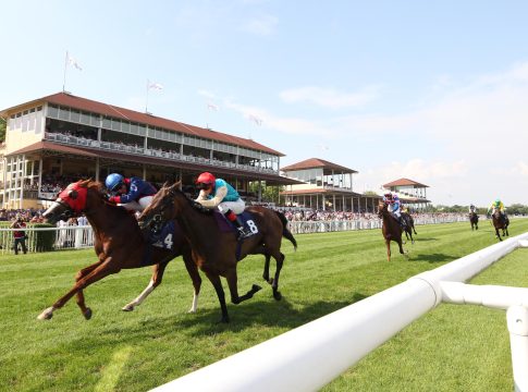 Grosse Woche in Iffezheim - Meetings-Abo der Sport-Welt! Die Rennbahn in Iffezheim