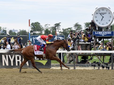 Erstes Fohlen für klassische Siegerin Tahiyra justify_clongines