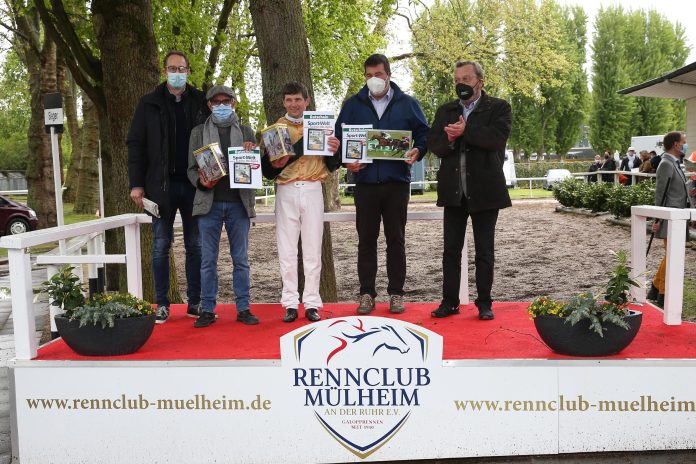 Siegerehrung nach dem Preis der Sport-Welt Siegerehrung nach dem Preis der Sport-Welt
