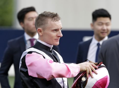 Zehbruch: Hong Kong-Starjockey Zac Purton fällt vier bis sechs Wochen aus Zac Purton
