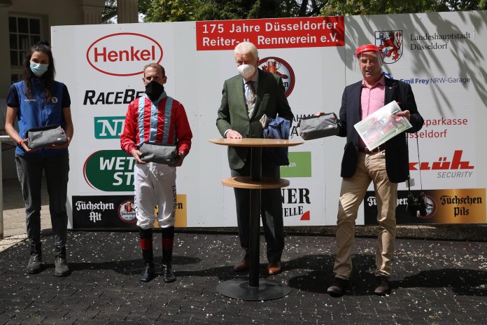 siegerehrung_nach_capitans_erfolg