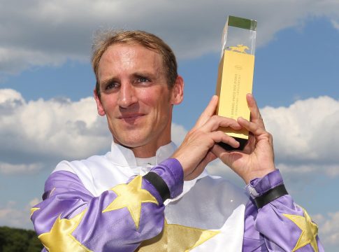 Sie wissen wie es geht - Das sind die Diana-Spezialisten Andrasch Starke nach dem Diana-Sieg auf Lacazar