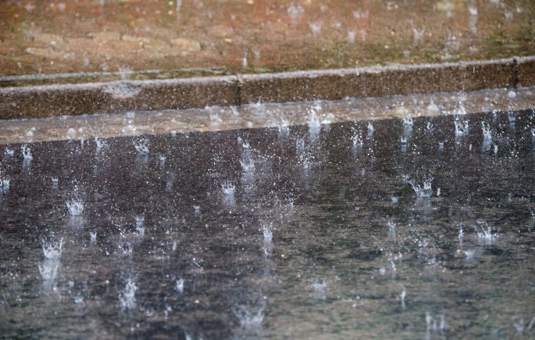 Nichtstarter-Flut nach Regenfällen in Dieppe